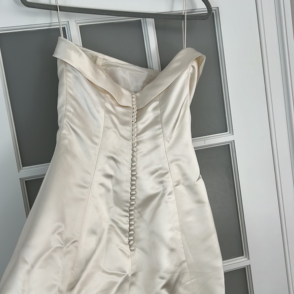 Make me an offer 😍Priceless gem! 100% silk ivory strapless wedding dress - Picture 3 of 8